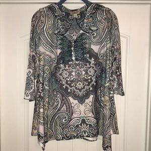 Teal white $ gray 3/4 length top w/ rhinestone and lace button down detail